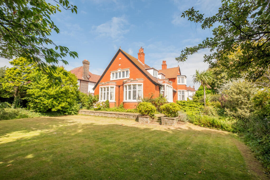 Croyde Road, Lytham St. Annes, FY8 photo 2