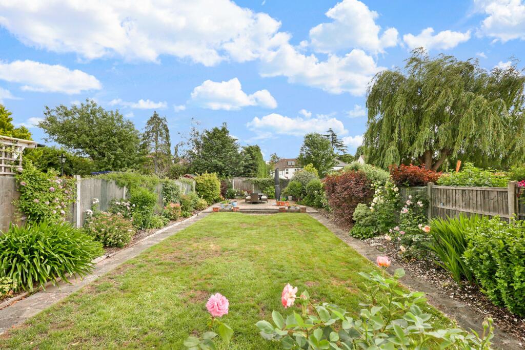 Bushey Avenue, South Woodford, E18 photo 2