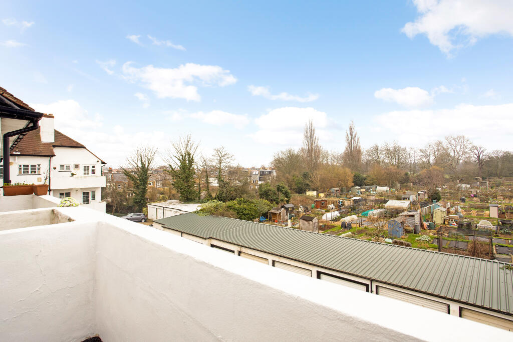 Apartment in Twickenham - View 4
