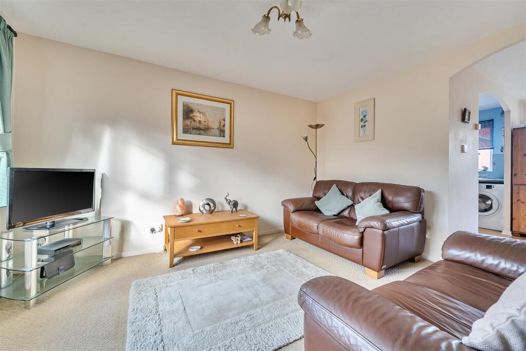Quartz Close Wokingham, Berkshire RG41 3TS photo 3
