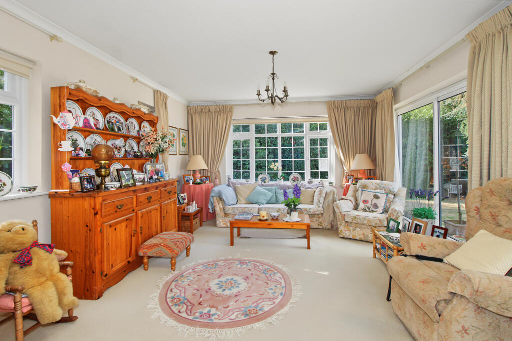 House in Elmbridge, Surrey - View 4