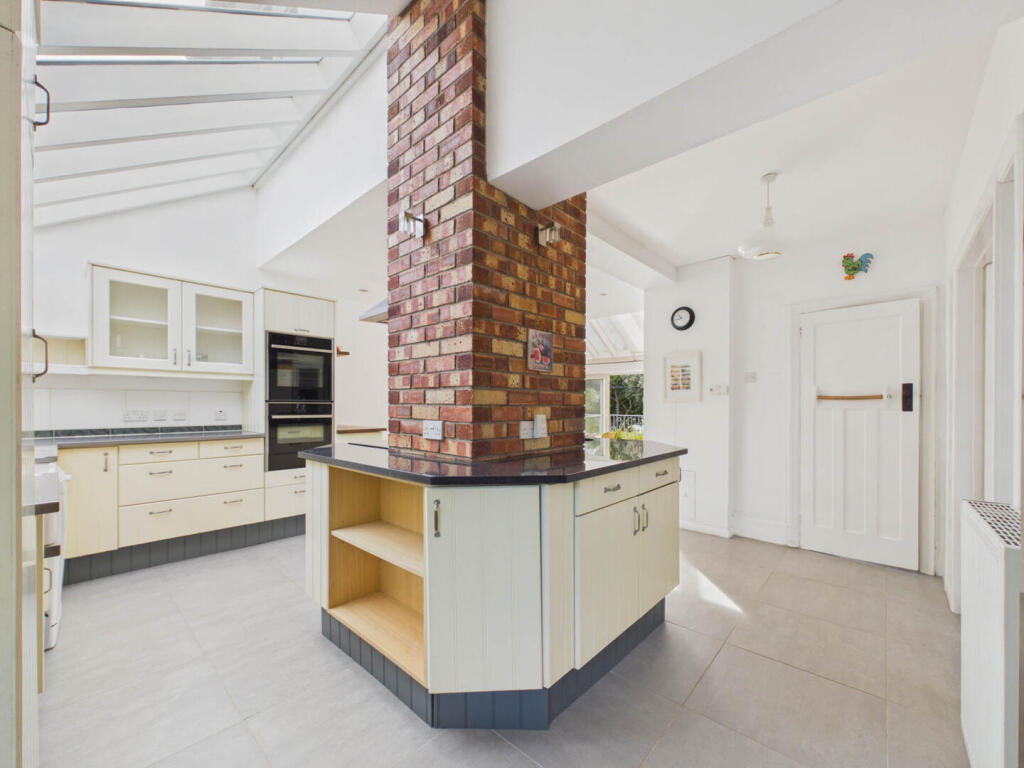 House in Torquay - More