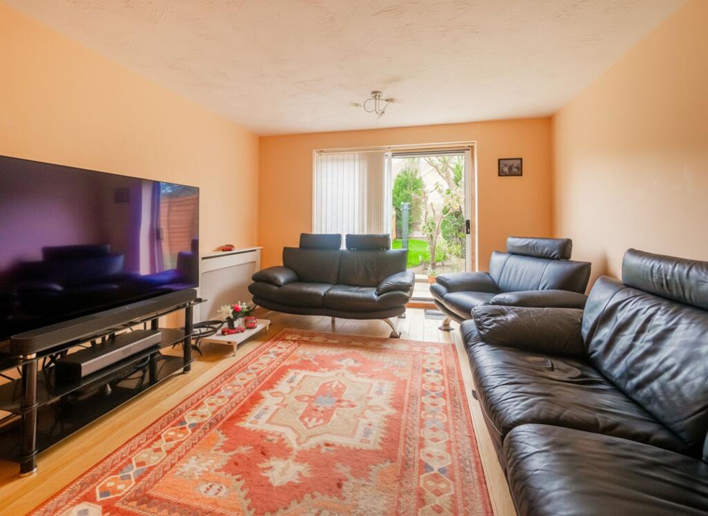 Brunswick Place, Rayleigh, SS6 photo 3