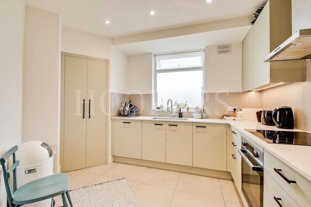 Apartment in London - View 3
