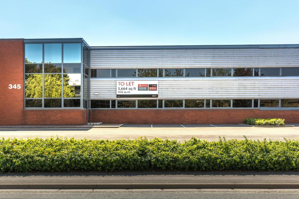 2020- 345 - Edinburgh Avenue - STE-9787.jpg