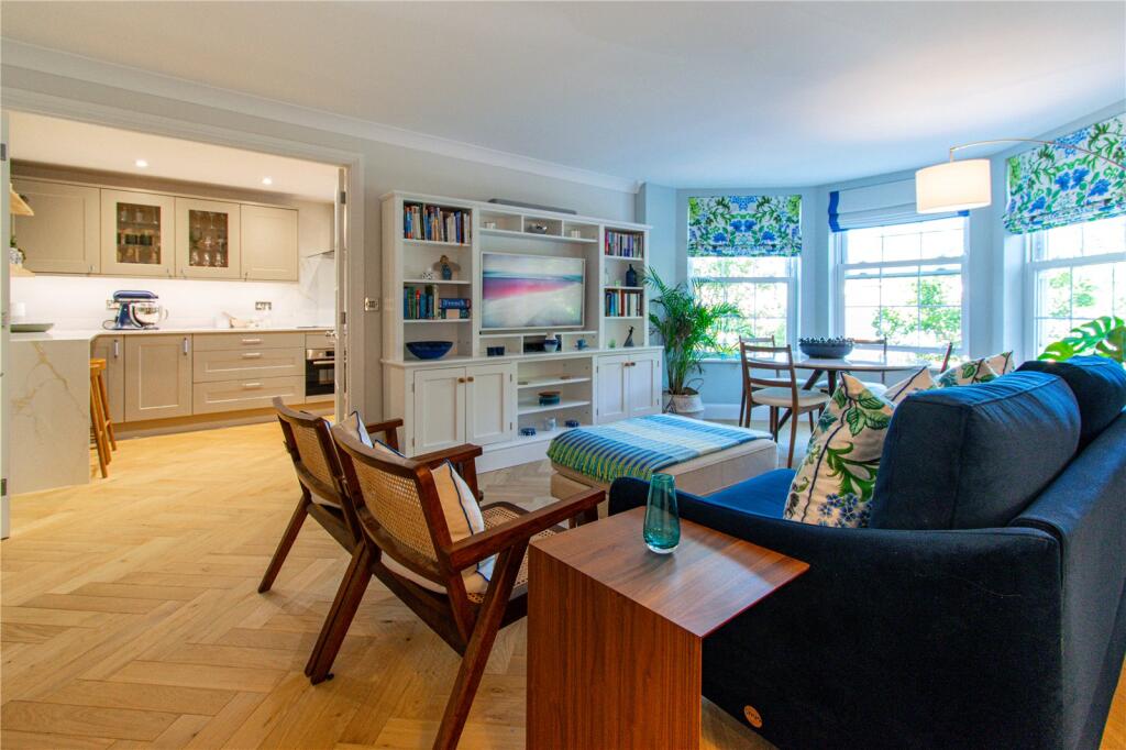 Main image of property: Donnington Elms, Oxford Road, Donnington, Newbury, RG14