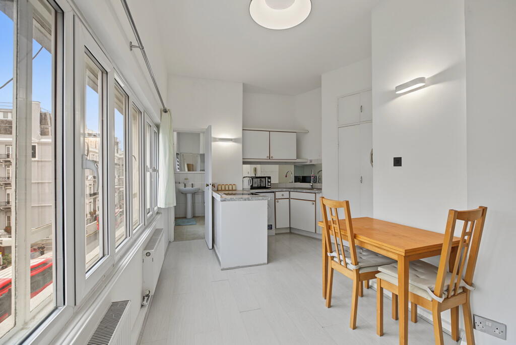 Apartment in London - More