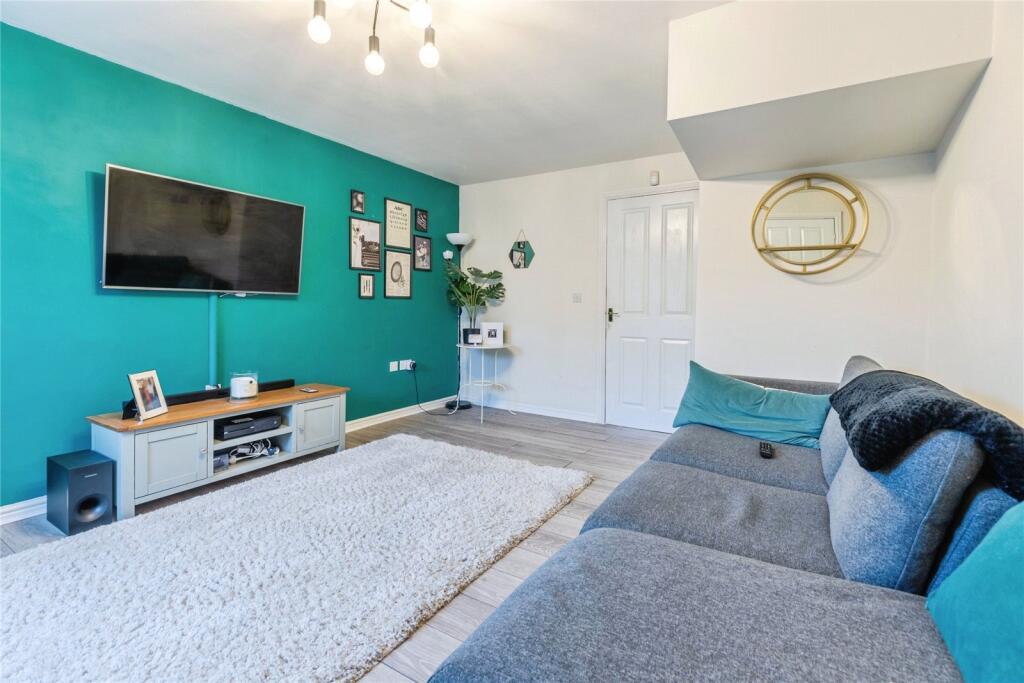 Kinross Avenue, Heywood, Greater Manchester, OL10 photo 2