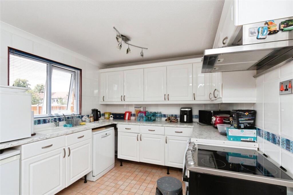 House in Basingstoke and Deane, Basingstoke - View 2