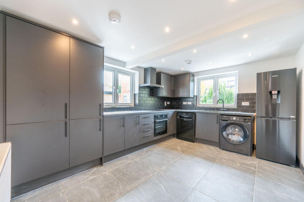 Apartment in London - View 3