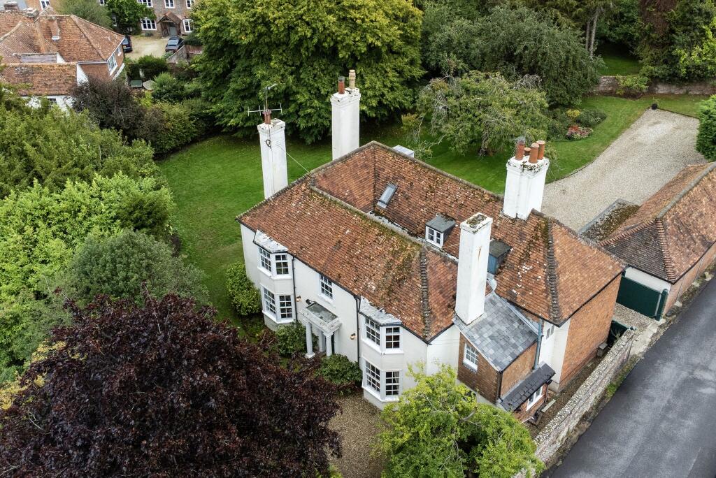 Main image of property: Speen Lane, Newbury, RG14