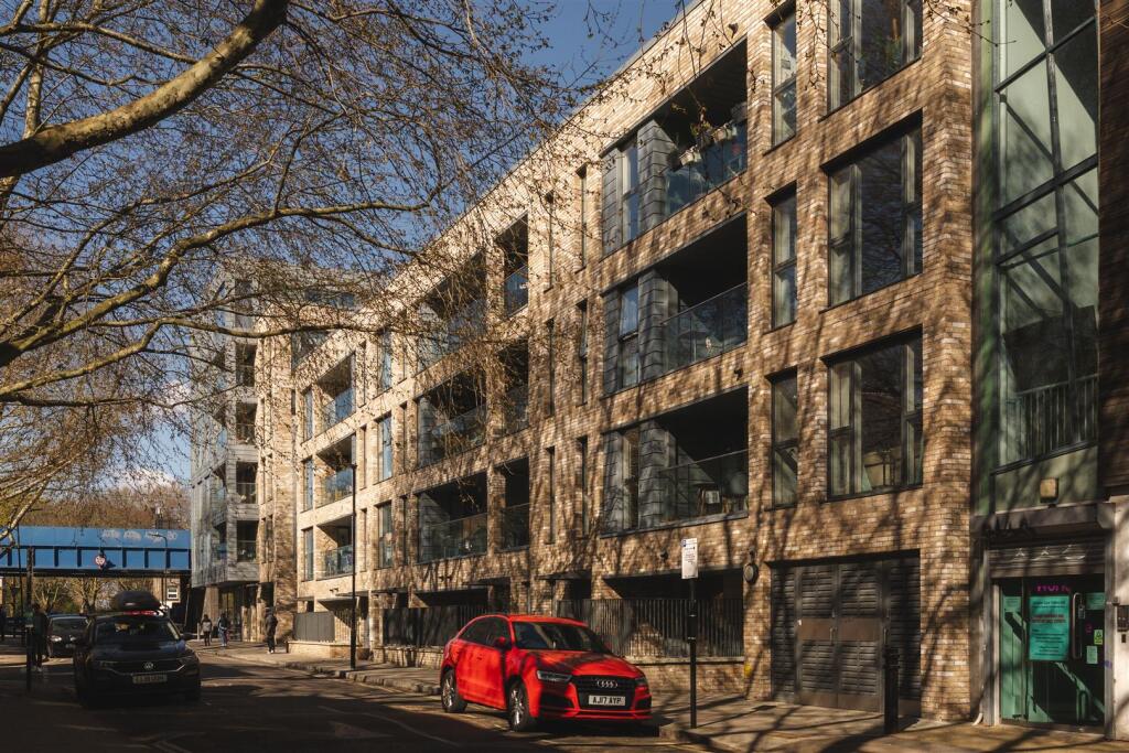 London Lane, Hackney - View 5