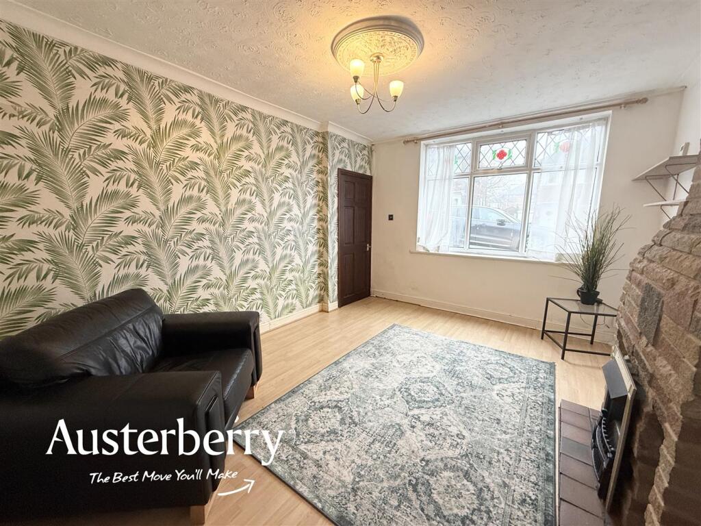 Lombardy Grove, Stoke-On-Trent photo 4