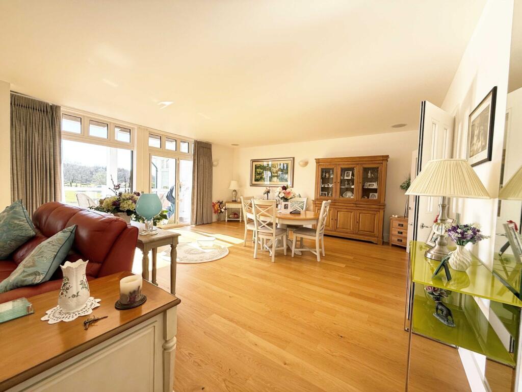 Apartment in Tonbridge and Malling, Kings Hill - View 4