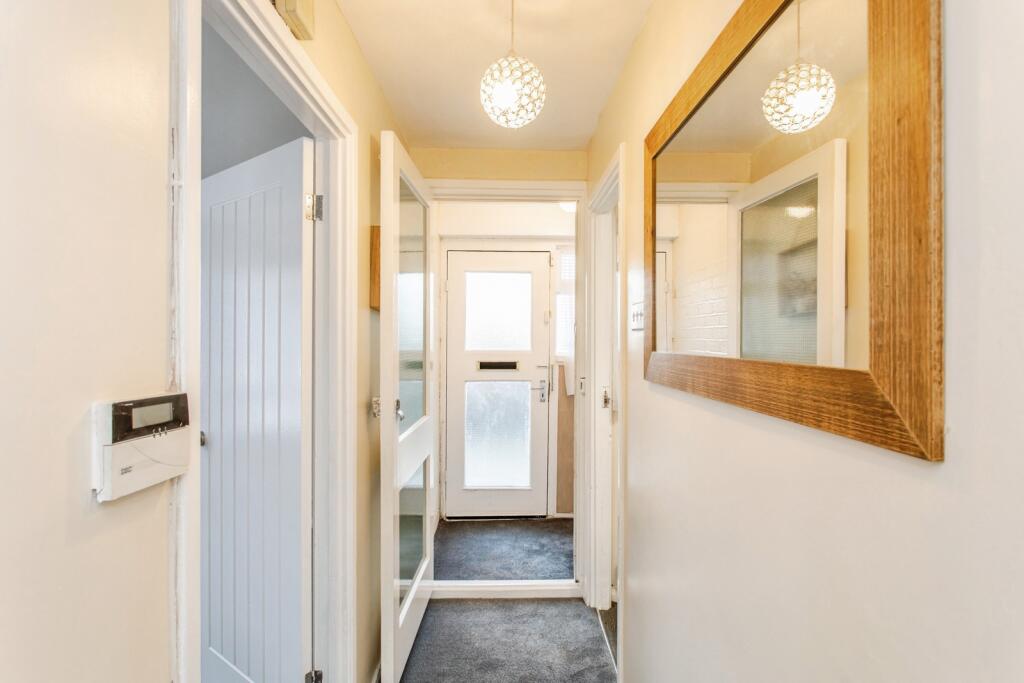 Apartment in Southend-on-Sea, Essex - View 2