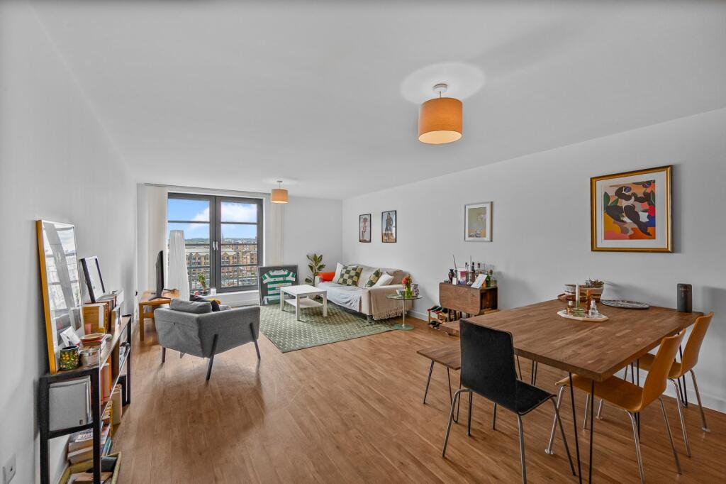 Main image of property: Commercial Road, 
Canary Wharf, E14