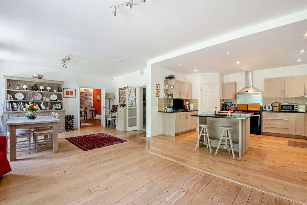 House in Reading - View 3