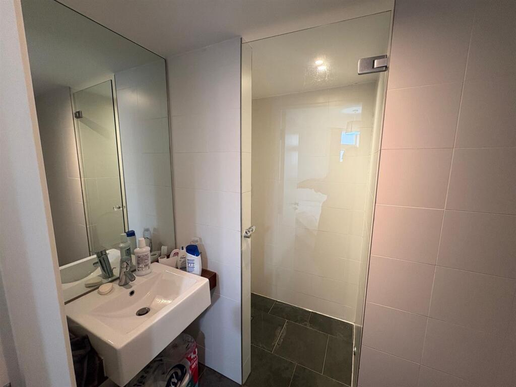 Apartment in Liverpool, Pride Quarter, Vauxhall - More