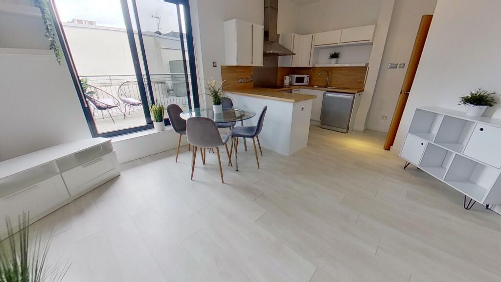 Main image of property: Flat 41, Britannia House 16 York Place, Leeds City Centre, Leeds, West Yorkshire