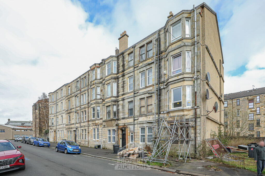 Main image of property: 9 Howard Street, 3/2, Paisley, PA1 1PJ