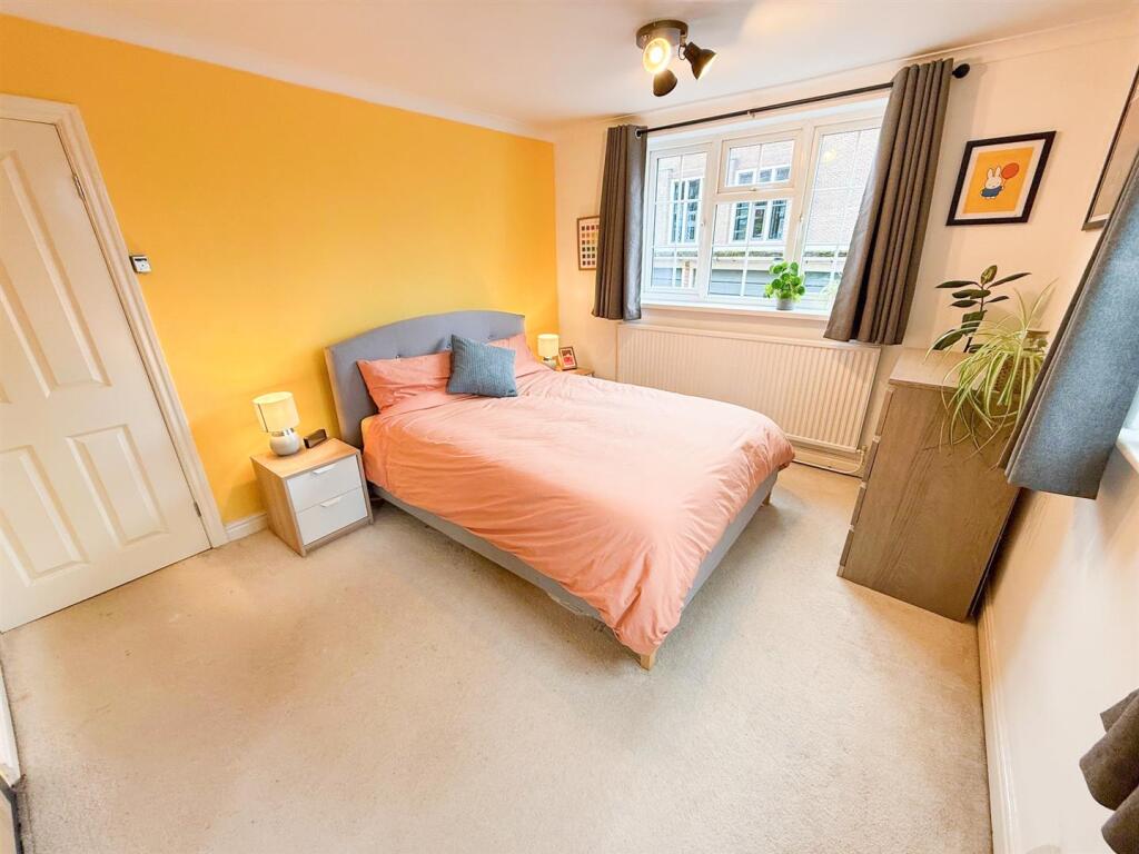 Ashfield Park, Grove Road, Headingley, Leeds, West Yorkshire photo 3