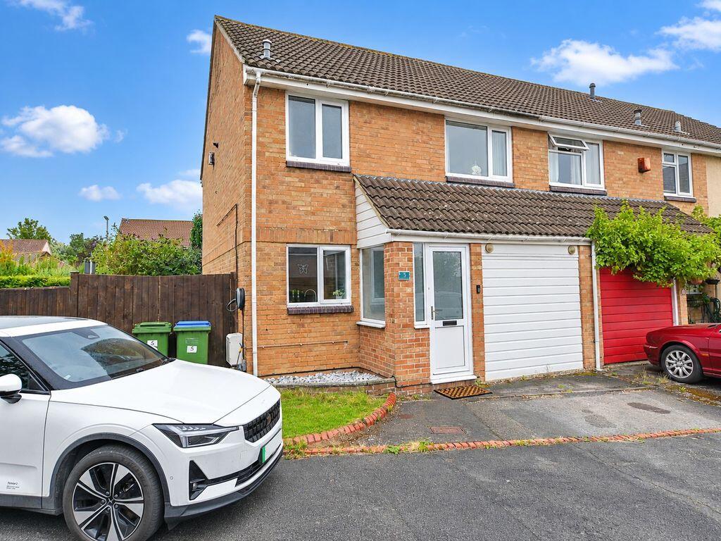 3-bed terraced on Cormorant Close, Fareham, £299,995