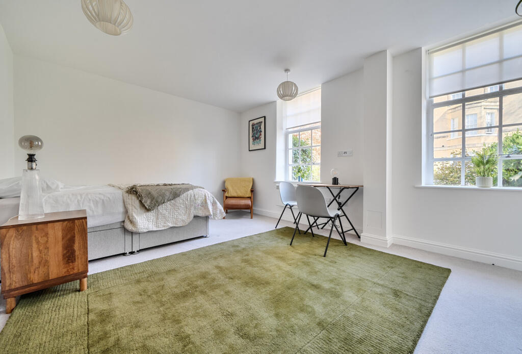 Apartment in Bath, Walcot - View 2