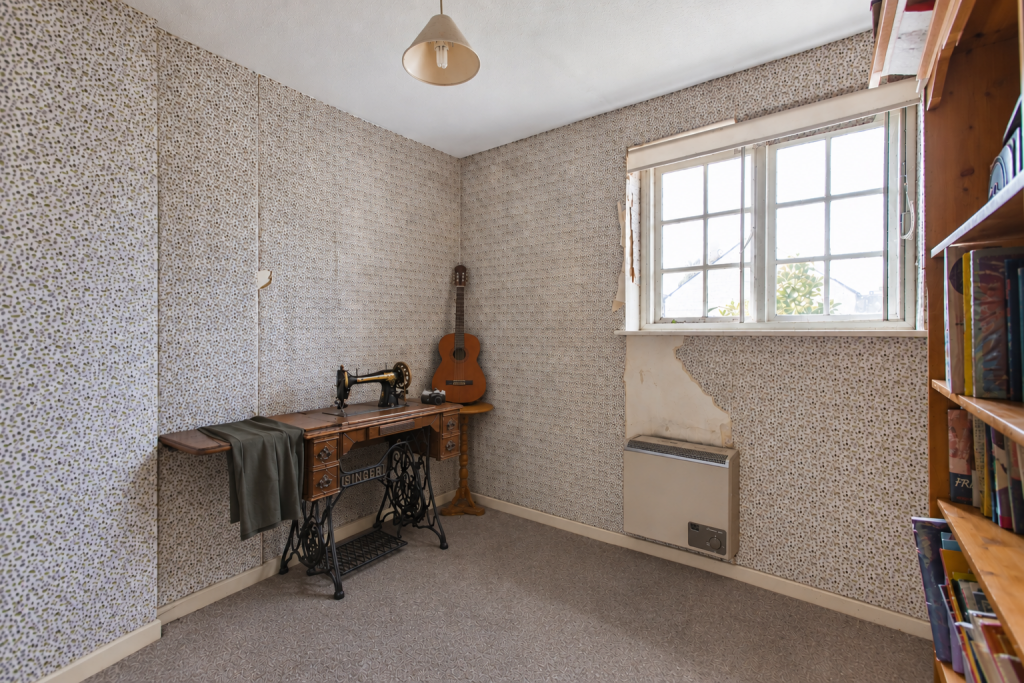 House in Enfield - More