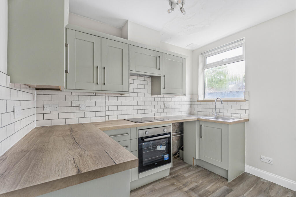2-bed flat on Rothesay Avenue, Wimbledon Chase, SW20, £400,000