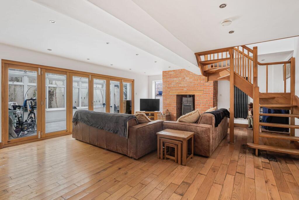 House in Stroud, Nailsworth - More