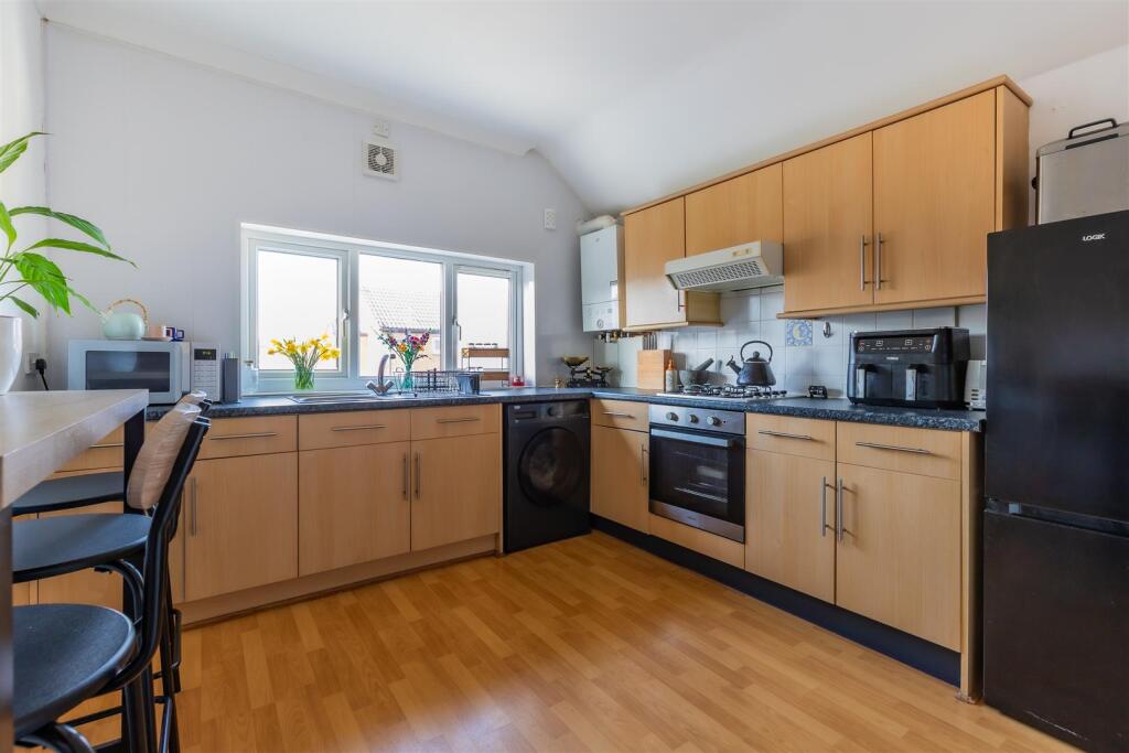 Apartment in Cardiff, Plasnewydd, Roath - View 2