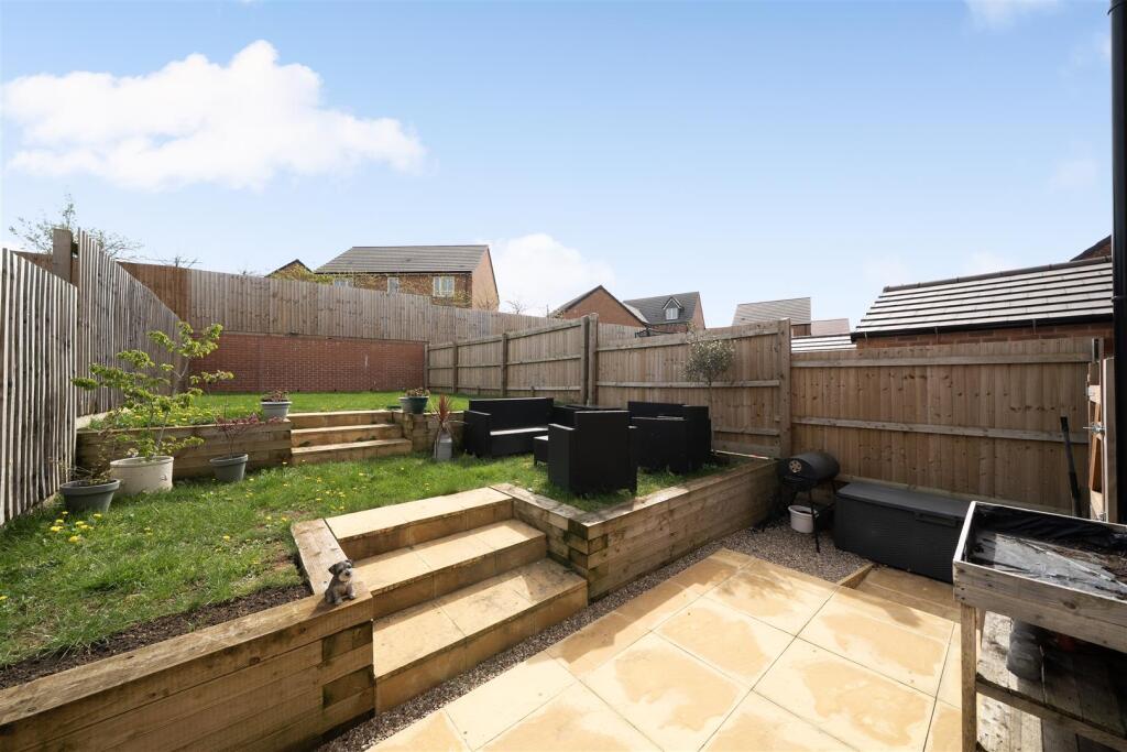 Broadleaf Road, Lutterworth, LE17 photo 4