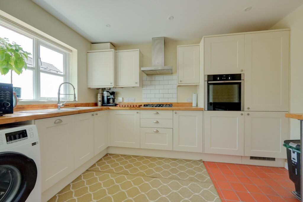 Cromwell Mews, Burgess Hill, RH15 photo 4