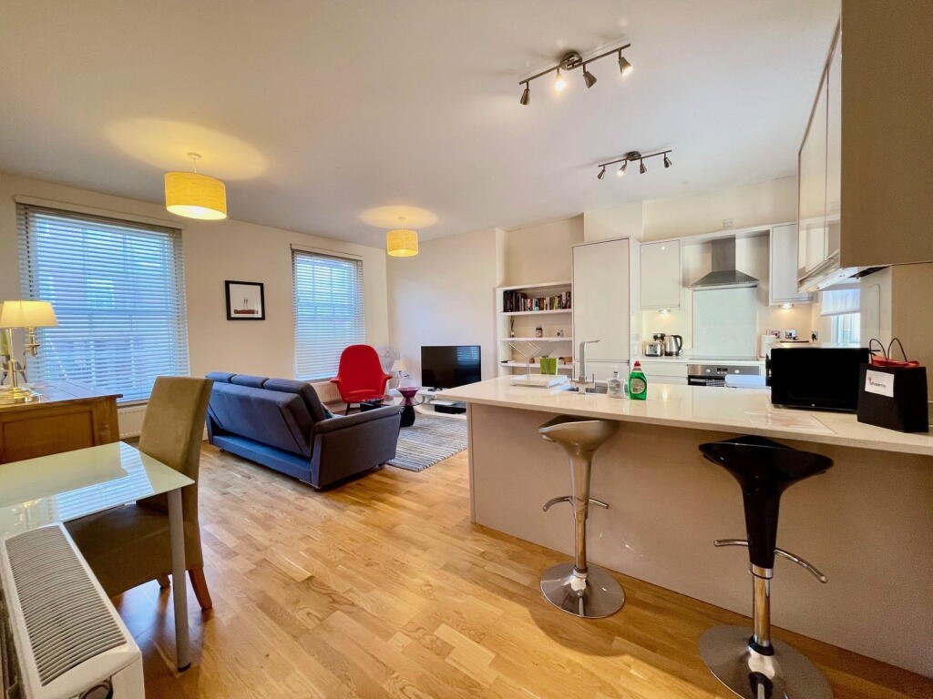 Apartment in Reading - View 2