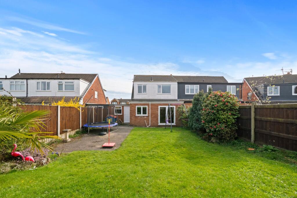 Main image of property: Girvan Crescent, Ashton-In-Makerfield, WN4