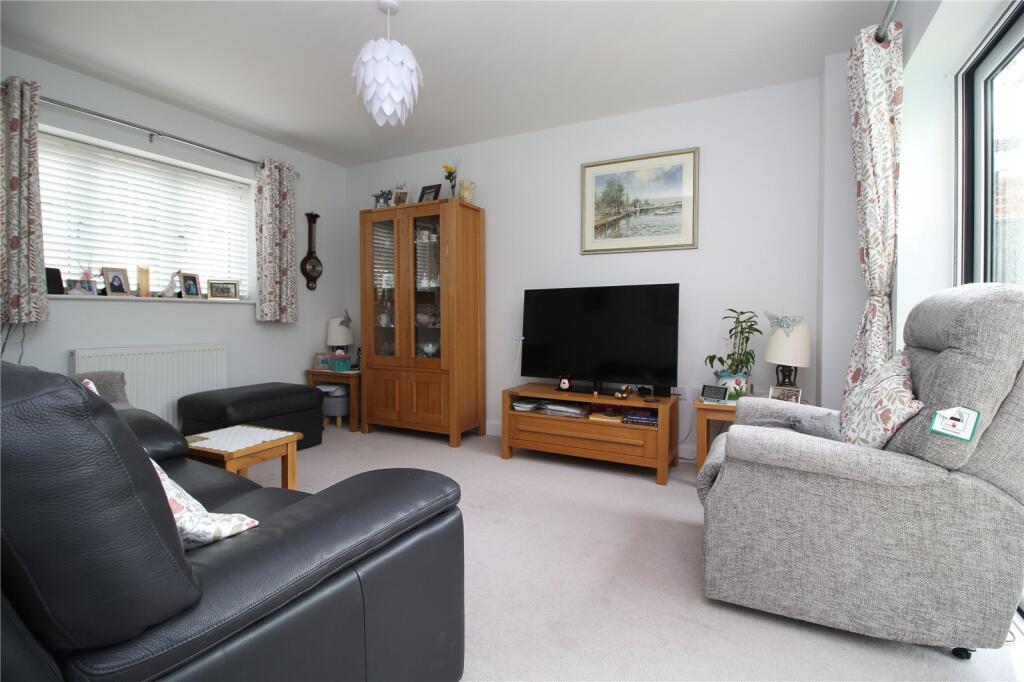 Old Milton Road, New Milton, Hampshire, BH25 - View 2