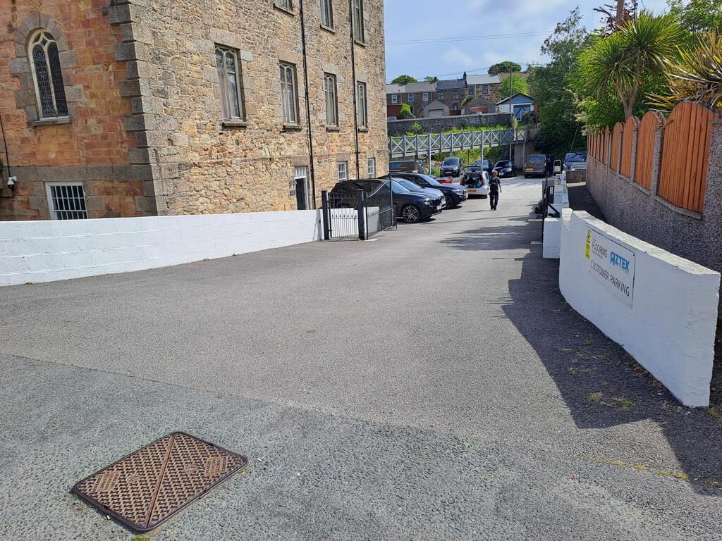 Photo 10
