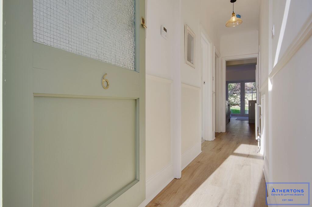 Apartment in Bournemouth, Moordown - More