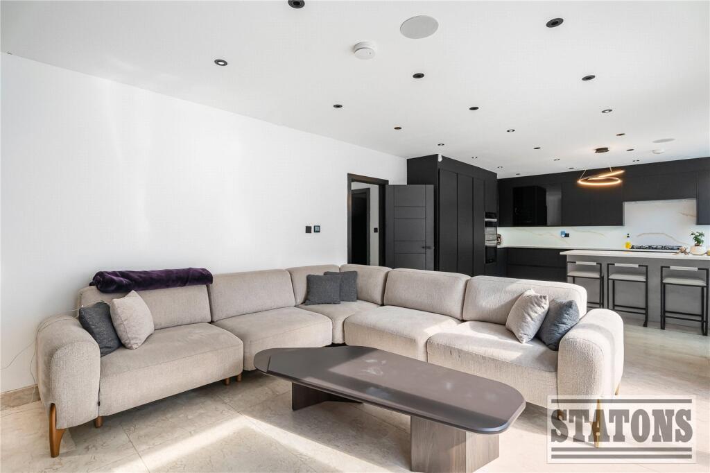 House in Potters Bar, Northaw and Cuffley - View 5