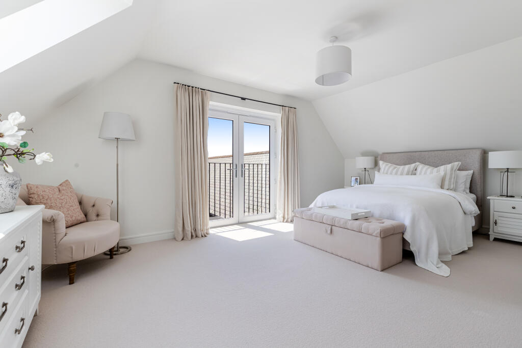 House in Torquay - More