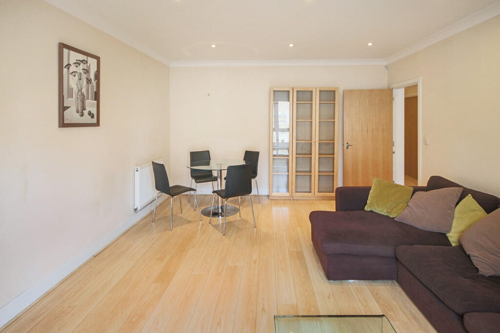 Apartment in Cambridge - View 4