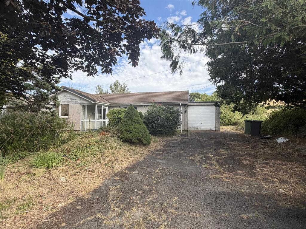 3-bed detached on West Yelland, Barnstaple, £395,000