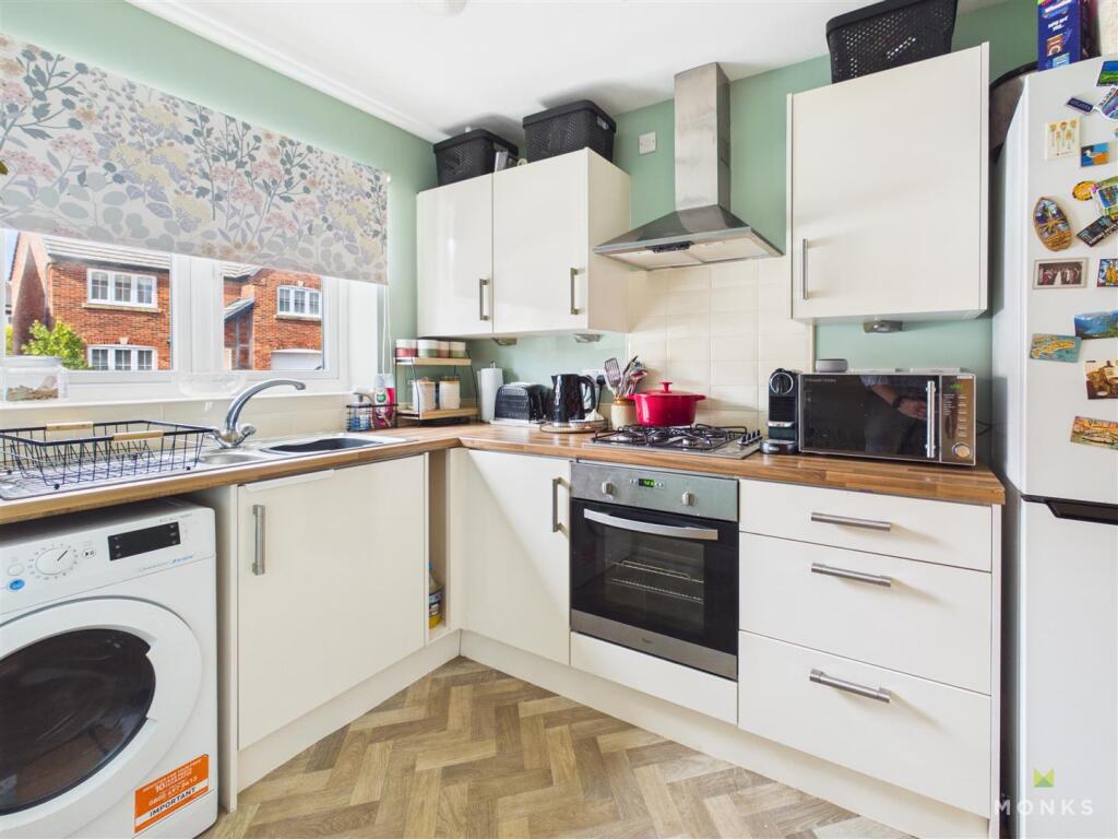 Henry Robertson Drive, Gobowen, Oswestry - View 4