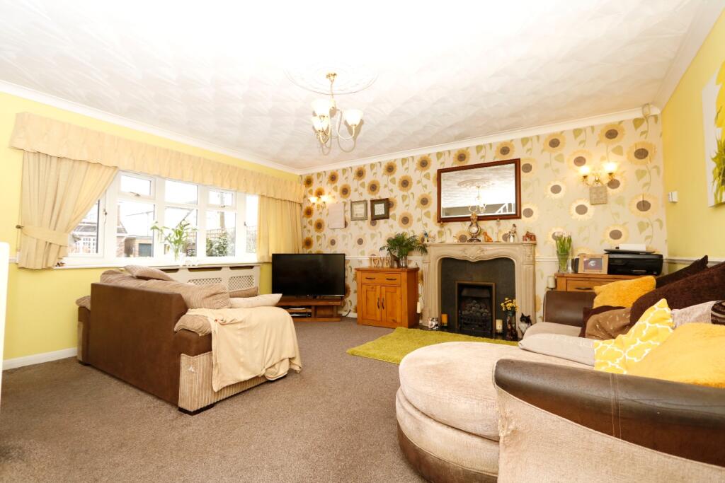 Deerhurst, Thundersley, Essex, SS7 3TE photo 3