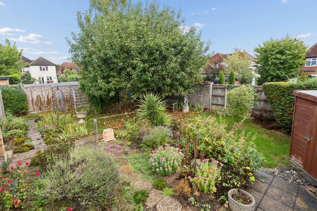 Tavistock Close, Maidenhead photo 4