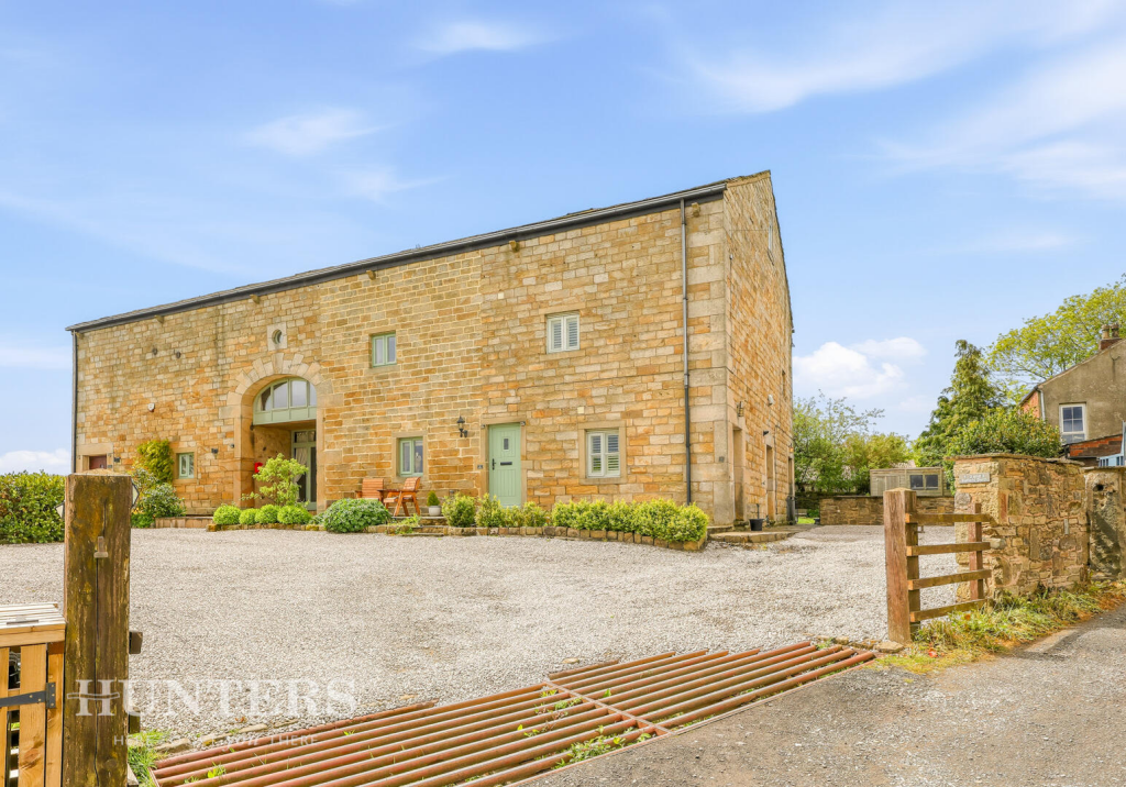 Main image of property: Eafield Barn, Smithy Bridge OL15 8HR