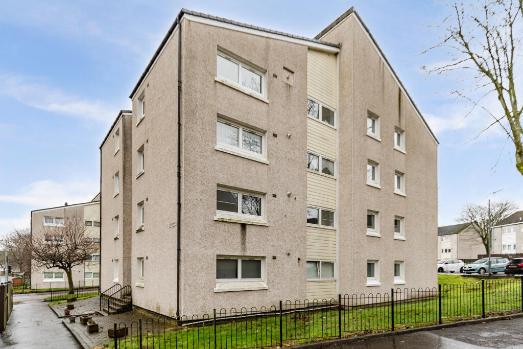 Main image of property: 3/1 1 Arrochar Street, Summerston, G23