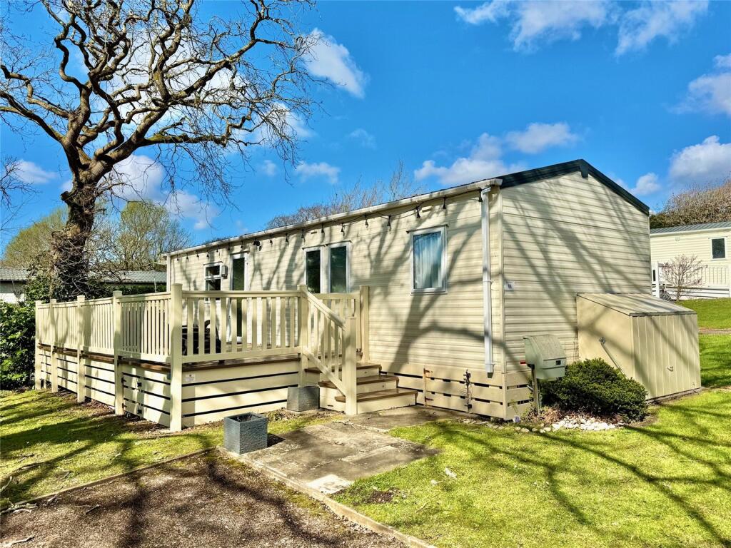 Main image of property: Seabreeze, Shorefield Park, Near Milford On Sea, Hampshire, SO41