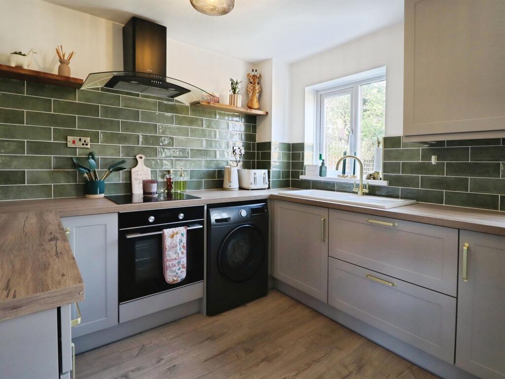 House in Cardiff, Trowbridge - View 4