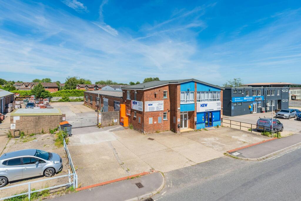 Unit-3-Longmead-Ind.-Est.,-Shaftesbury-3.jpg